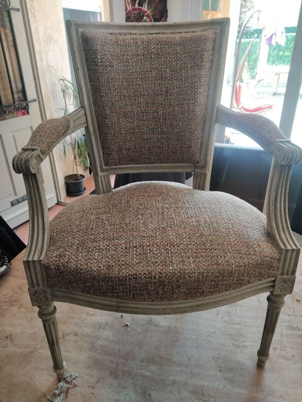 Tissu ameublement fauteuil boutique Mougins créations